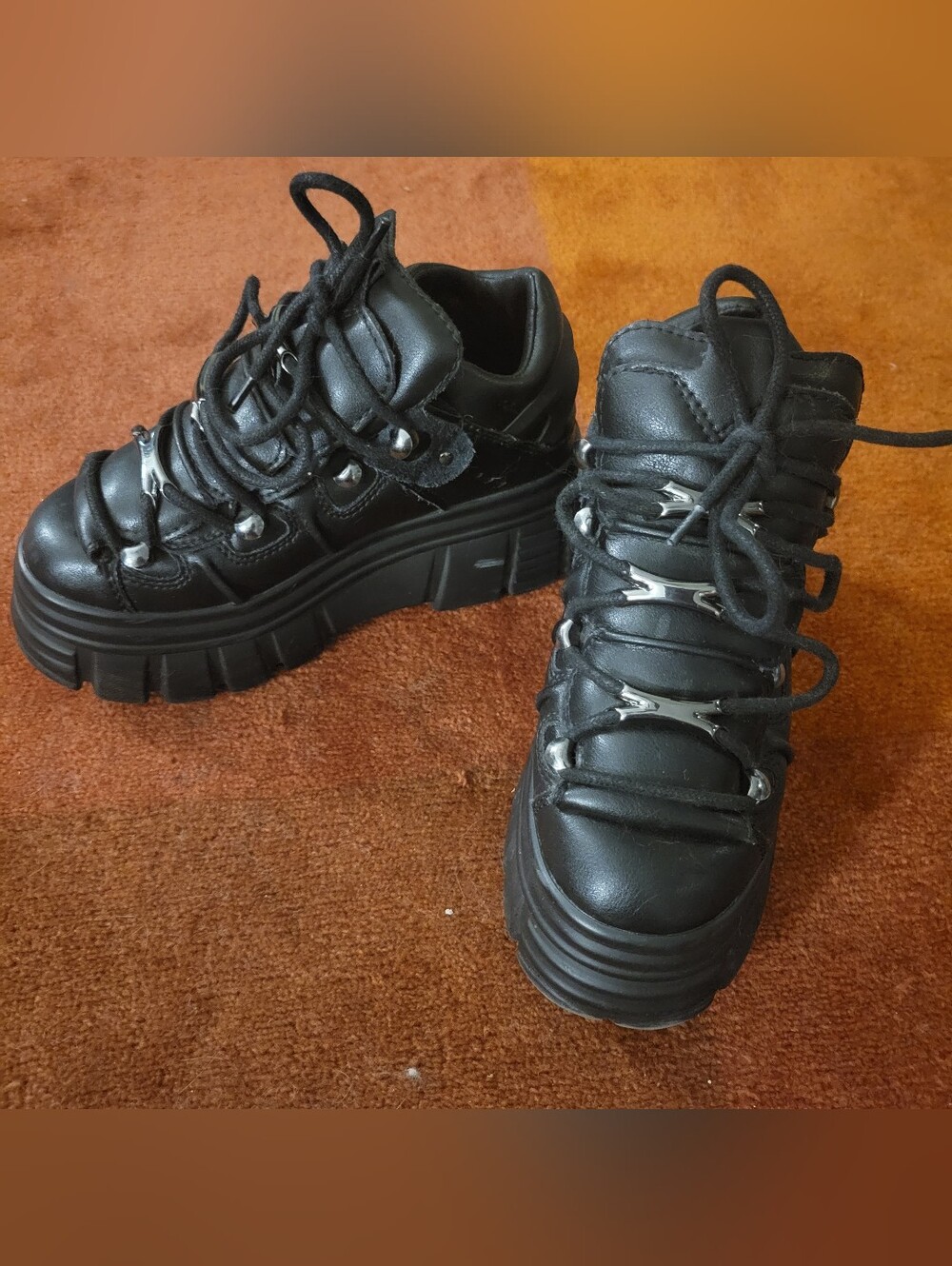 Steve Madden Reign Platform Sneakers